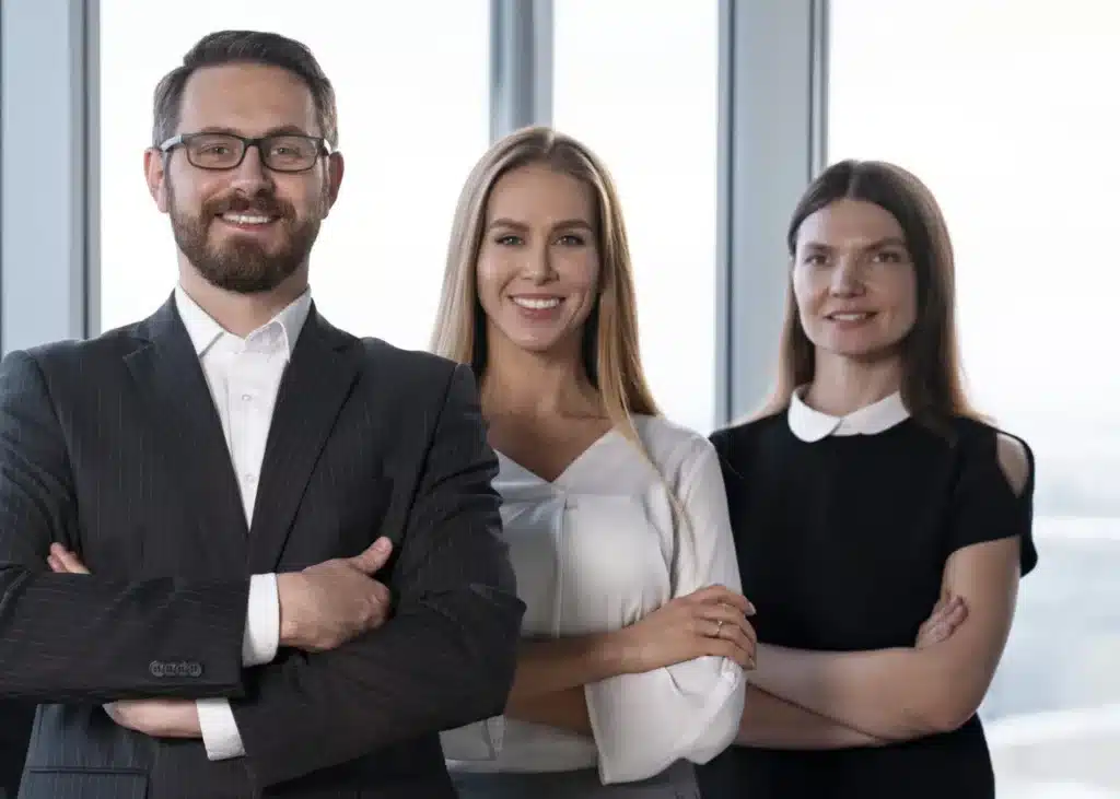 Professionelles Team präsentiert moderne Unternehmensstruktur